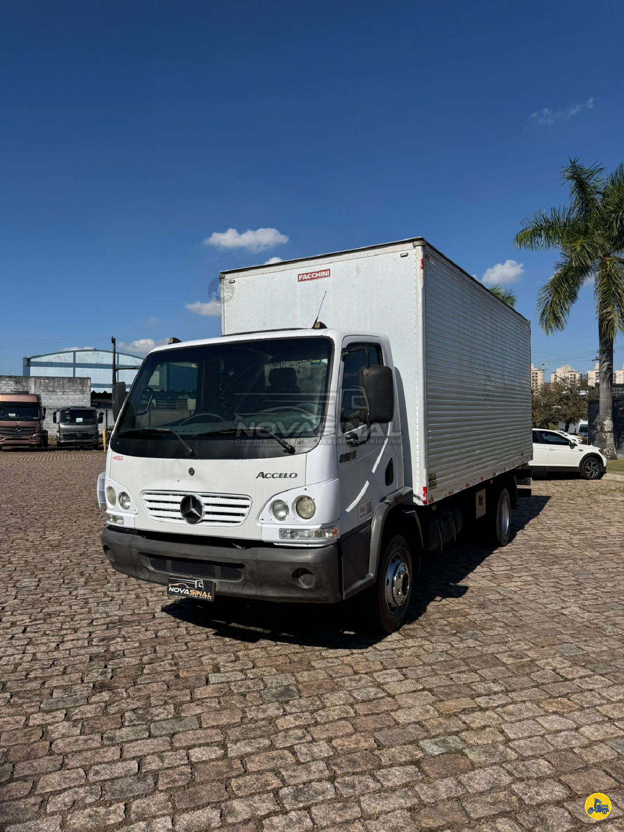 CAMINHAO MERCEDES-BENZ MB 915 Carga Seca 3/4 4x2 Nova Sinal Caminhões JUNDIAI SÃO PAULO SP